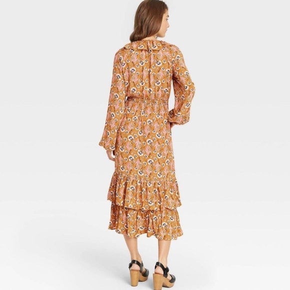 Universal Thread Balloon Long Sleeve Ruffle Collar Dress in Yellow Floral - Picture 13 of 14